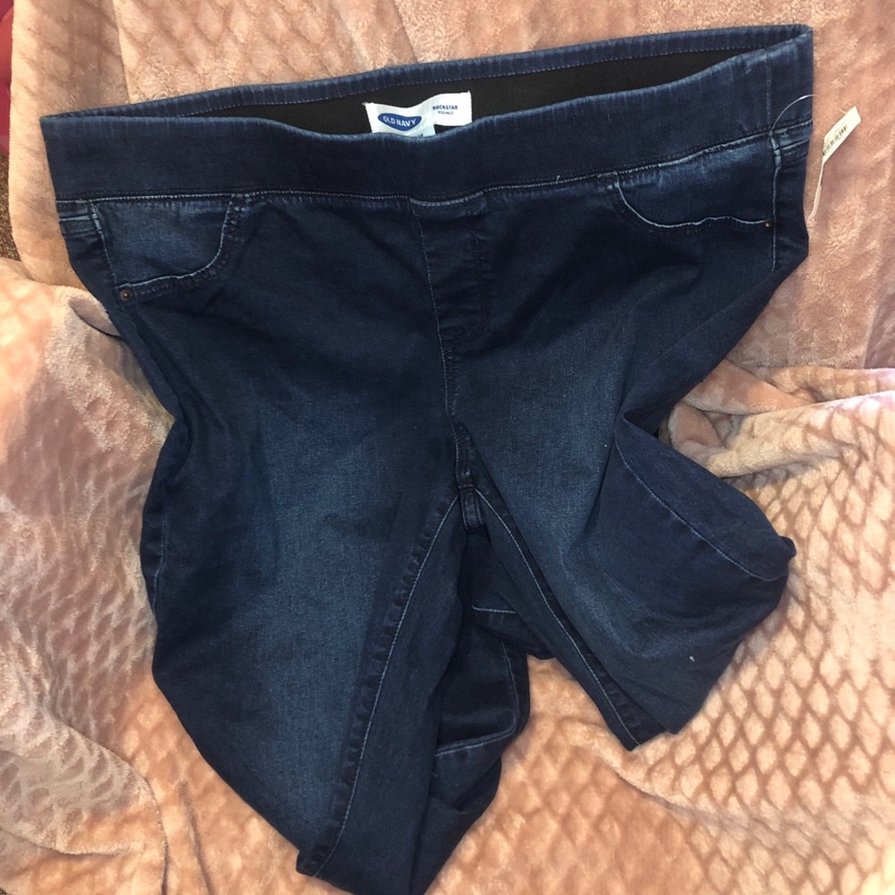 NWT 18 Rockstar Jegging - Raw Hem